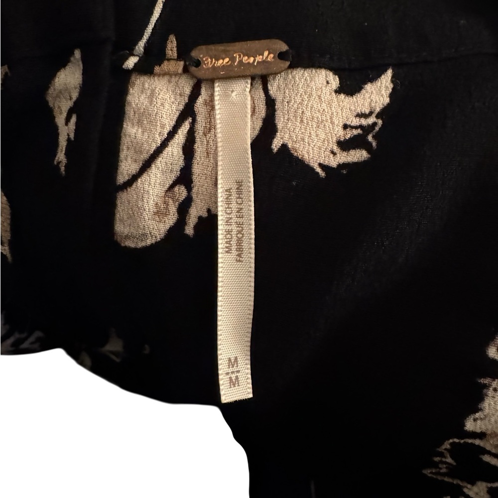 Free People Black and Cream Flutter Sleeve Crop Blouse - Picture 7 of 9